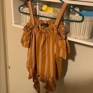 Cute Adara shoulder top